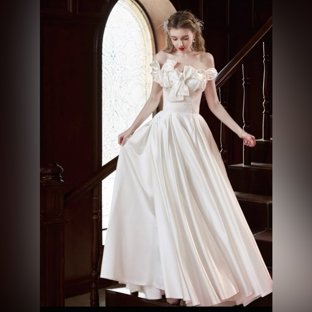 NEW Elegant Off-Shoulder White Evening Gown